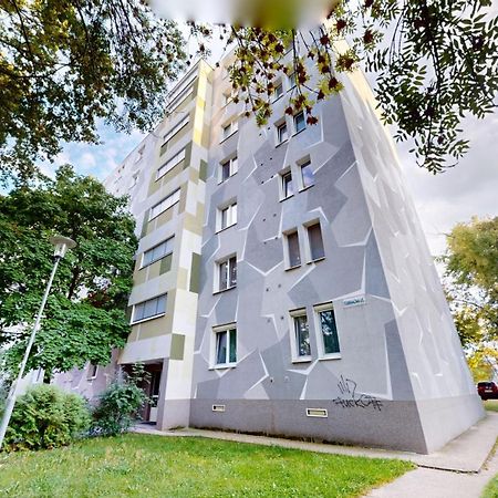 Modern 2 Bedroom Apt - Free Parking Bratysława Zewnętrze zdjęcie